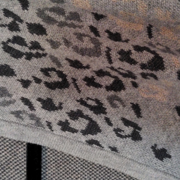 CAbi Gigi Cape, OS - Picture 3 of 4